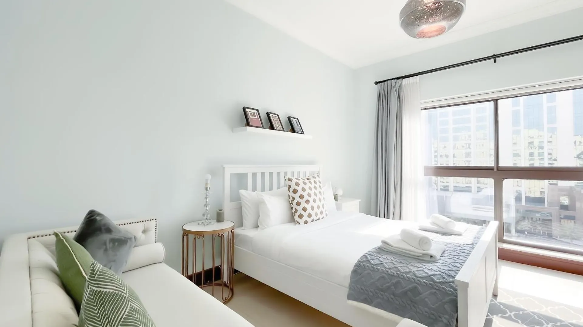 Luxury 2Bedroom With Balcony & View Palm Dubaj 0*,